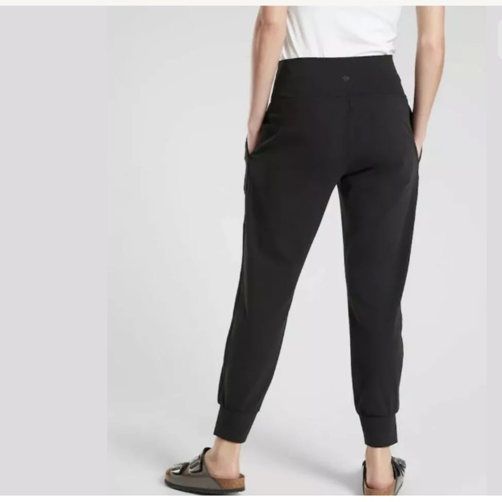 ATHLETA Salutation Cruise Jogger - Picture 2 of 3